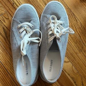 Old Navy women’s sneakers - blue/white stripe - size 9 new!
